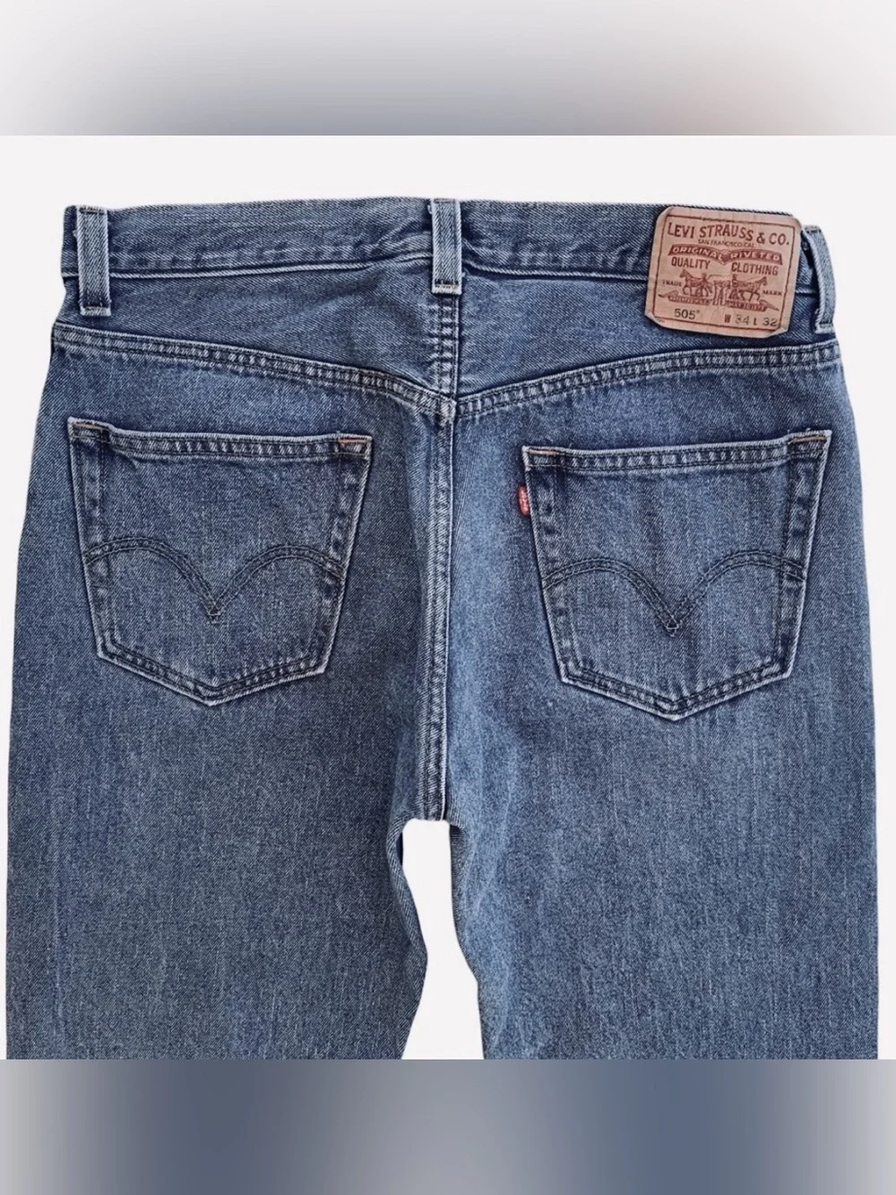 Levi’s Y2K 505 Regular Fit Medium Stonewash Straight Leg Jeans ~ Men’s 34/32